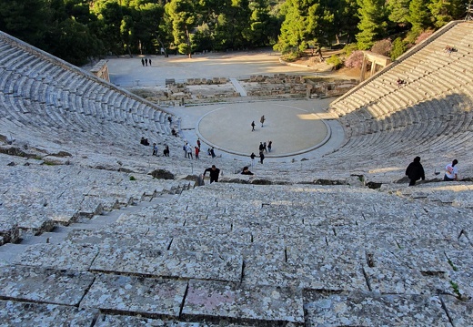 Épidaure - Le théâtre depuis le haut des gradins