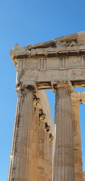 Le Parthénon, détail du fronton est.jpg