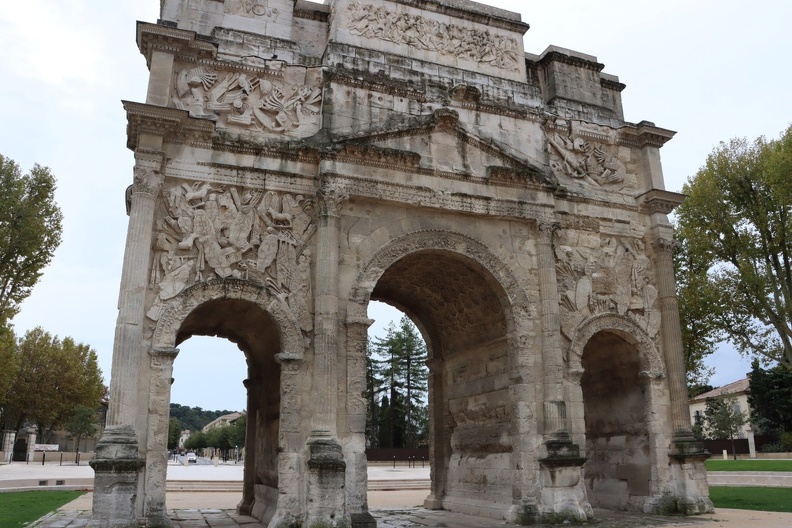 Orange, l'arc de triomphe, façade nord.jpg
