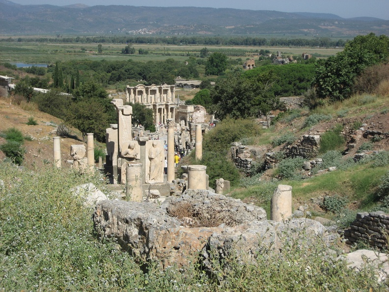 Éphèse, Voie des courètes vers la bibliothèque de Celsus.jpg