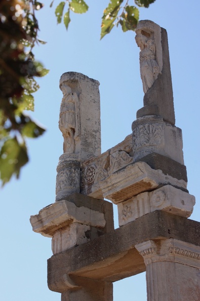 Éphèse, Temple de Domitien.jpg