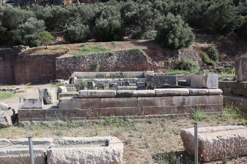 Delphes, le trésor de Marseille du sanctuaire d'Athéna.JPG