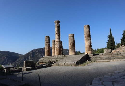 Delphes - Le temple d'Apollon - Façade