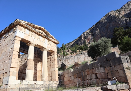 Delphes - Le Trésor des Athéniens - Angle Sud-Est