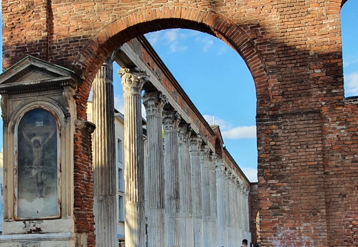 Milan - La colonnade antique