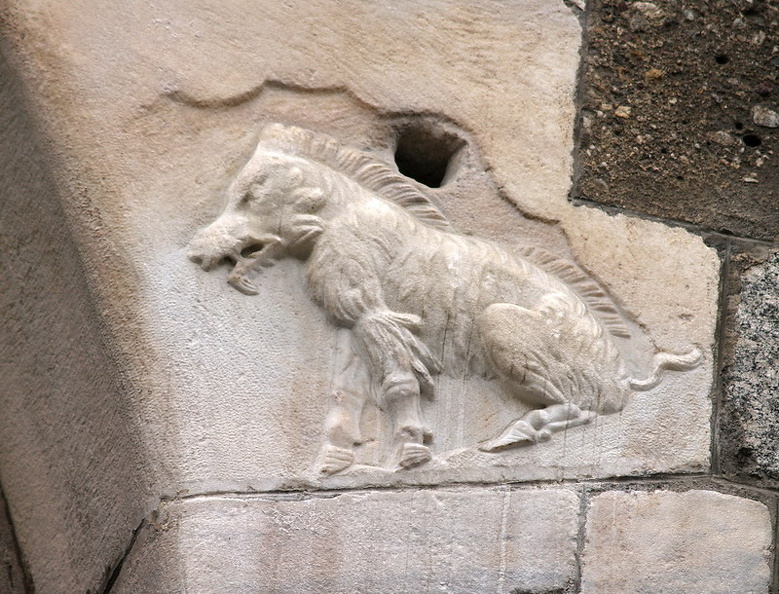 Milan, bas-relief de la laie.jpg