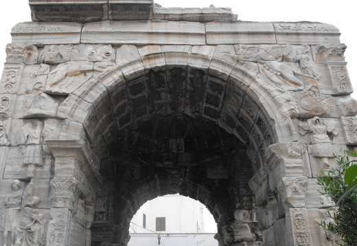 Oea-Tripoli - Le décor de l'arc de triomphe