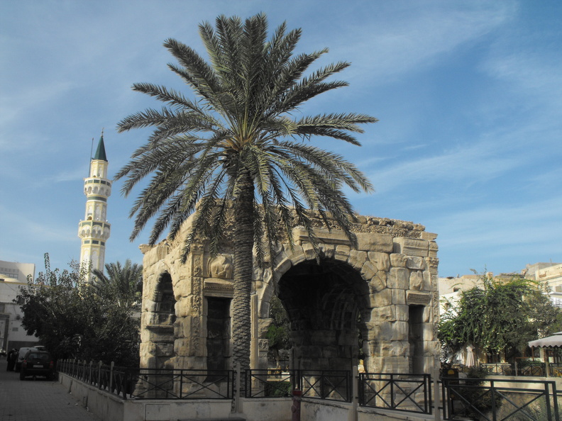 Oea-Tripoli l'arc de triomphe.JPG
