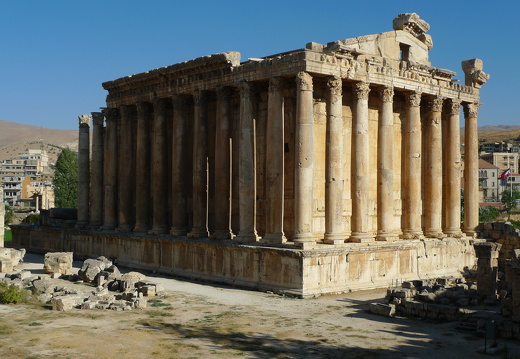 Baalbek - Temple de Bacchus, vue arrière