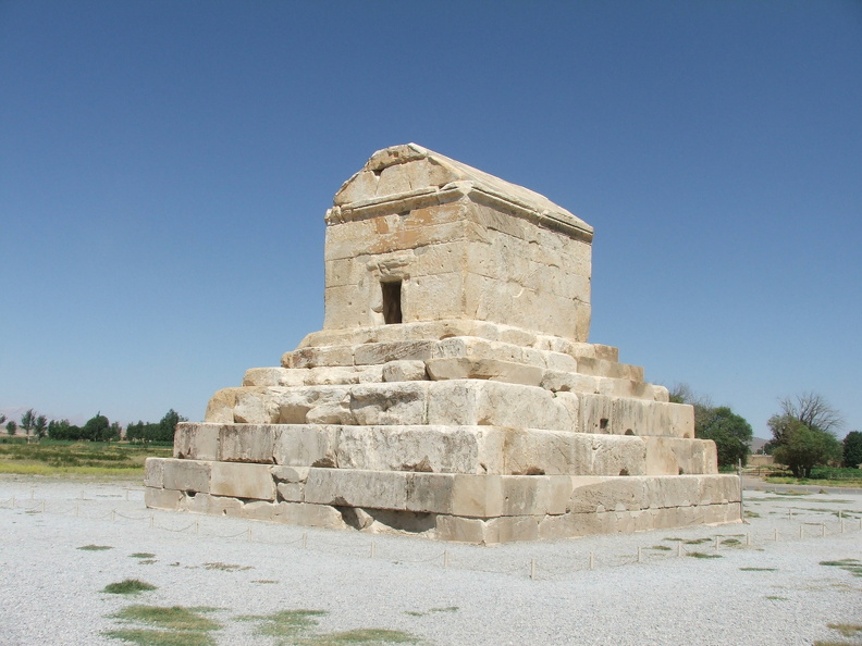 Pasargades, le tombeau de Cyrus.JPG