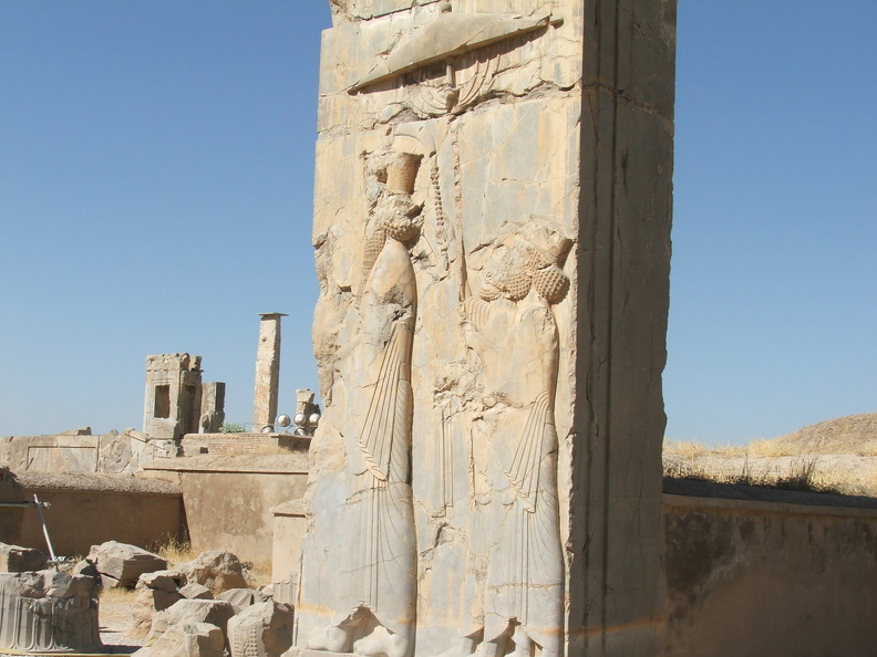 Persépolis, bas-relief de la procession royale.JPG