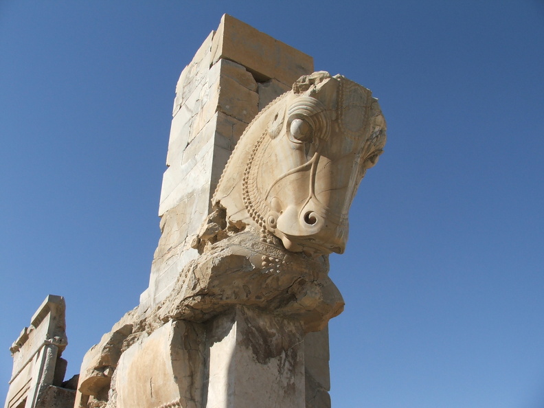Persépolis, taureau du portique nord.JPG
