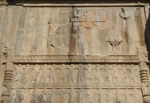 Persépolis - Tombeau d'Artaxerxès III - Registre supérieur