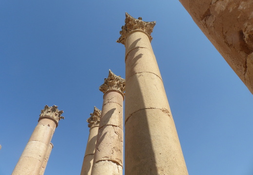 Jerash, colonnes corinthiennes du temple d’Artémis