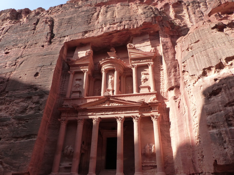 Petra, la façade de la Khazneh.JPG