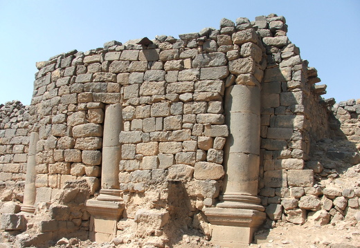 Bosra, colonnes du macellum emmurées