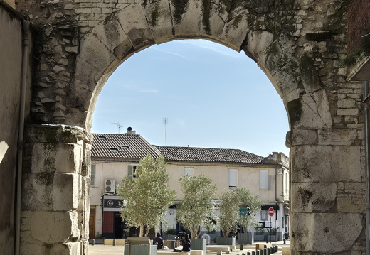 Nîmes, la Porte dite de France