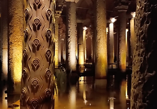 Istanbul, colonne à ocelles de paon