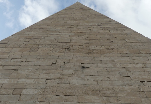 Rome - Pyramide de Cestius, la  seconde inscription