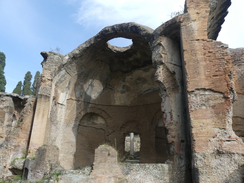Tivoli, villa d'Hadrien, les Grands Thermes.JPG