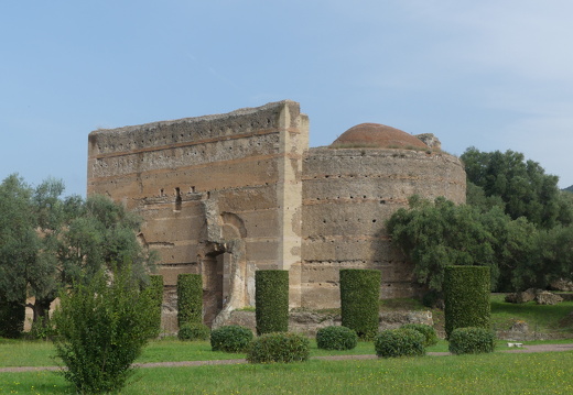 Tivoli, villa d'Hadrien, salle dite des philosophes