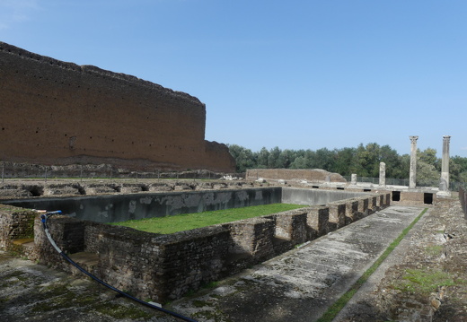 Tivoli, villa d'Hadrien, vivier du palais d’hiver