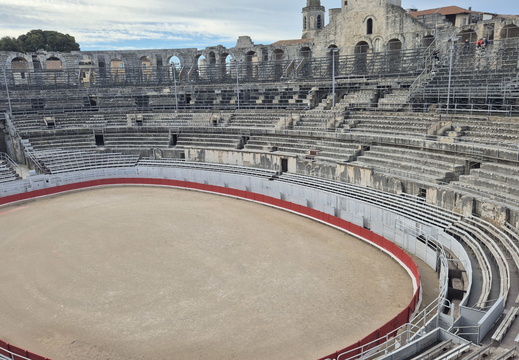 Arles, arène et cauea de l'amphithéâtre