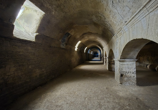 Arles, cryptoportiques du forum