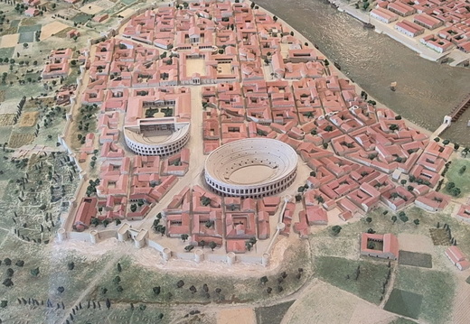 Arles, maquette de la cité antique